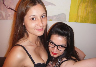Sexcam Livegirl HornyAngela+LovelyAniela